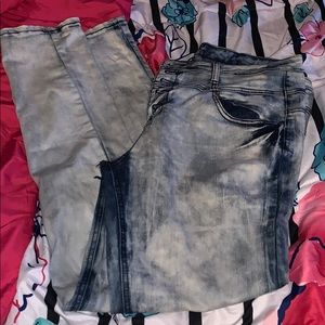 Acid washed skinny jeans